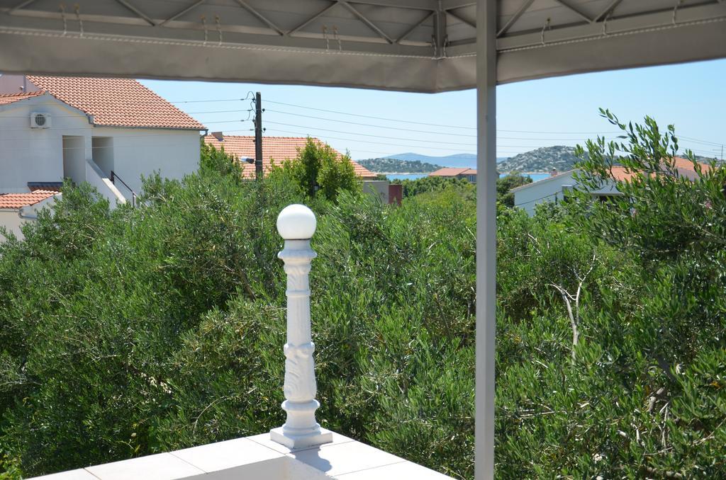 Apartments Milena Vodice Kamer foto